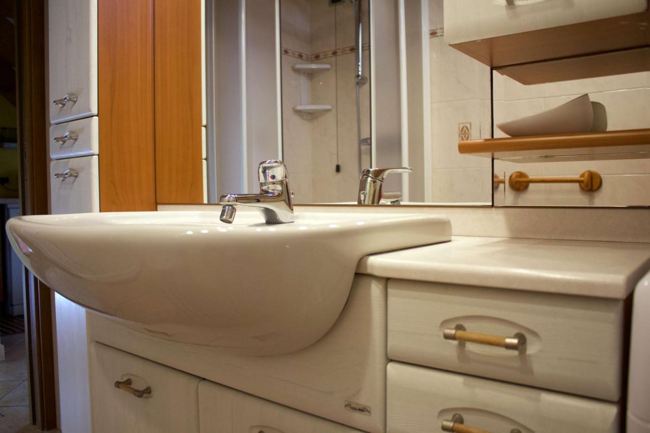La Casa Sul Sasso In Town Serviced Accommodations แดร์วิโอ ภายนอก รูปภาพ